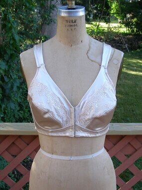 NEW size 40C Beige Satin Bra by Q-T Intimates